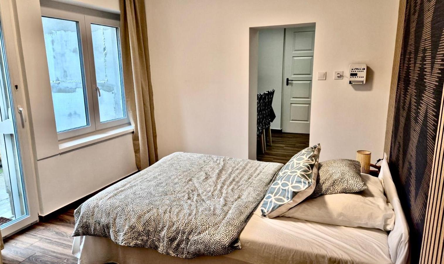2 Rooms Retro Guesthouse In A Silent Garden Vecsés Zewnętrze zdjęcie
